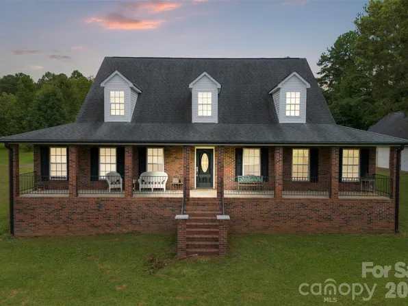 908 Ramseur Rd, Bessemer City, NC 28016