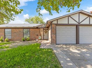 409 Linda Dr, Burleson, TX 76028