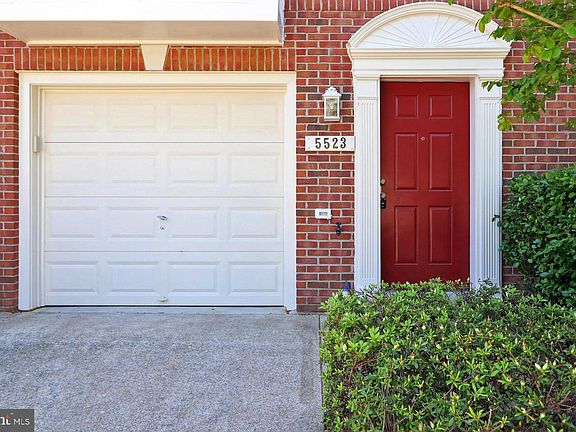 3rd image of 5523 Sacramento Mews Pl