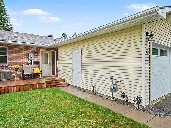 3rd image of 6 Bathurst Rd