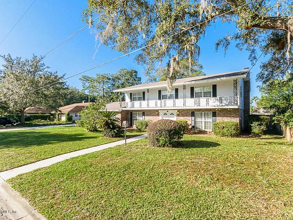 3rd image of 8658 San Servera Dr W