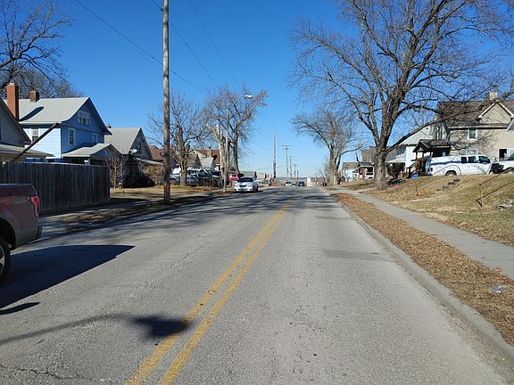 5th image of 723 Bennington Ave