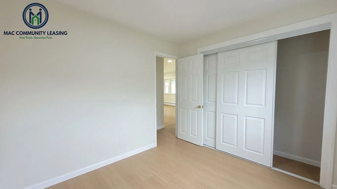 3 bed, 1300 sqft, $2,995 — Photo 2