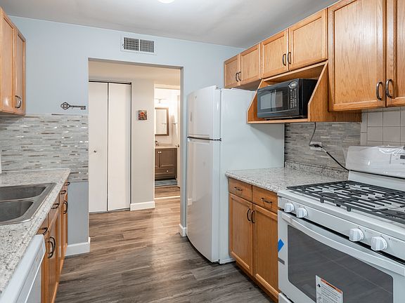 2nd image of 9B Kingery Quarter St #206