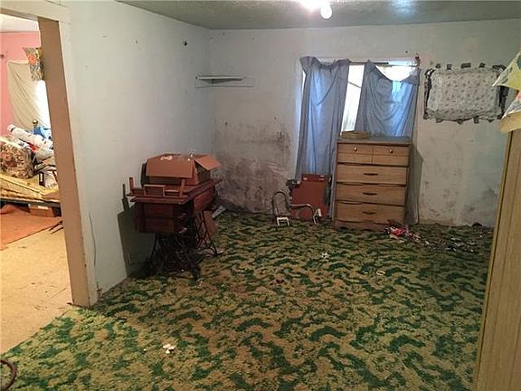 5th image of 309 Bois Darc St