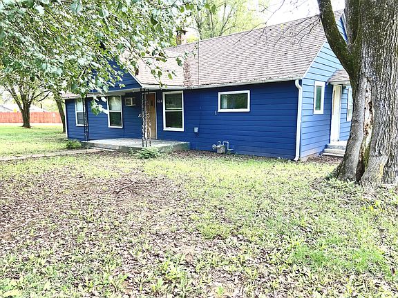 2nd image of 604 N Panther Ave