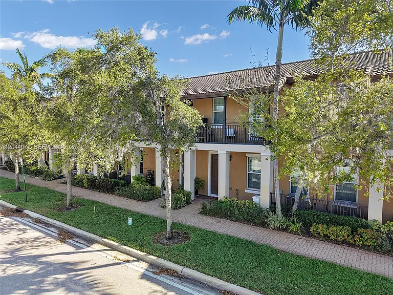 1119 SW 147th Ave — Photo 31