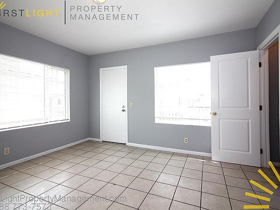 5th image of 436 Cerritos Ave