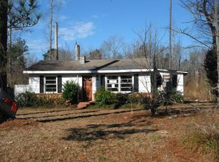 304 Barnes St, Elm City, NC 27822