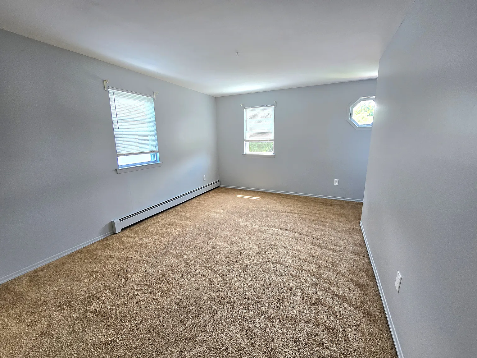 3 bed, 1240 sqft, $3,600 — Photo 4