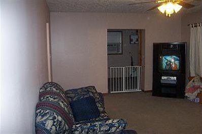 4th image of 407 Trenton St