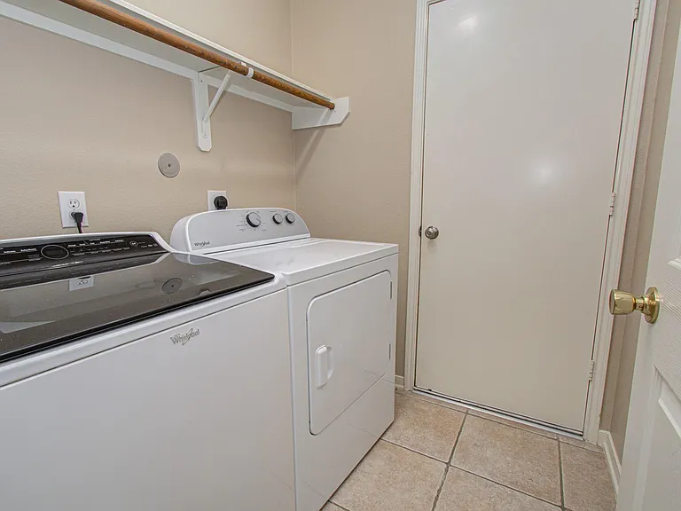 24203 Emory Green St — Photo 15