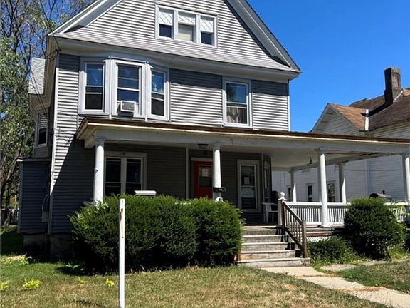 2nd image of 958 Lake St