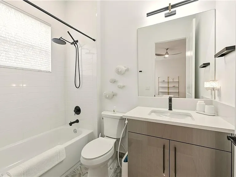 11899 Gardenia Ave — Photo 25