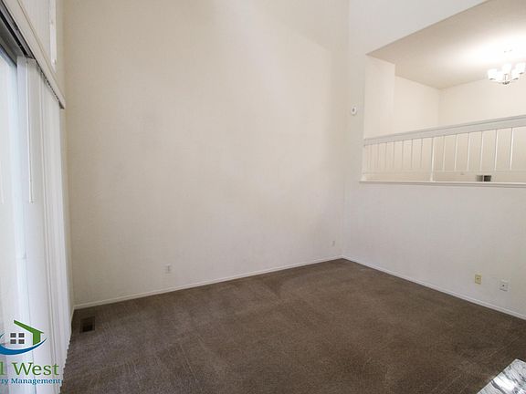 3rd image of 422 Galleria Dr APT 8