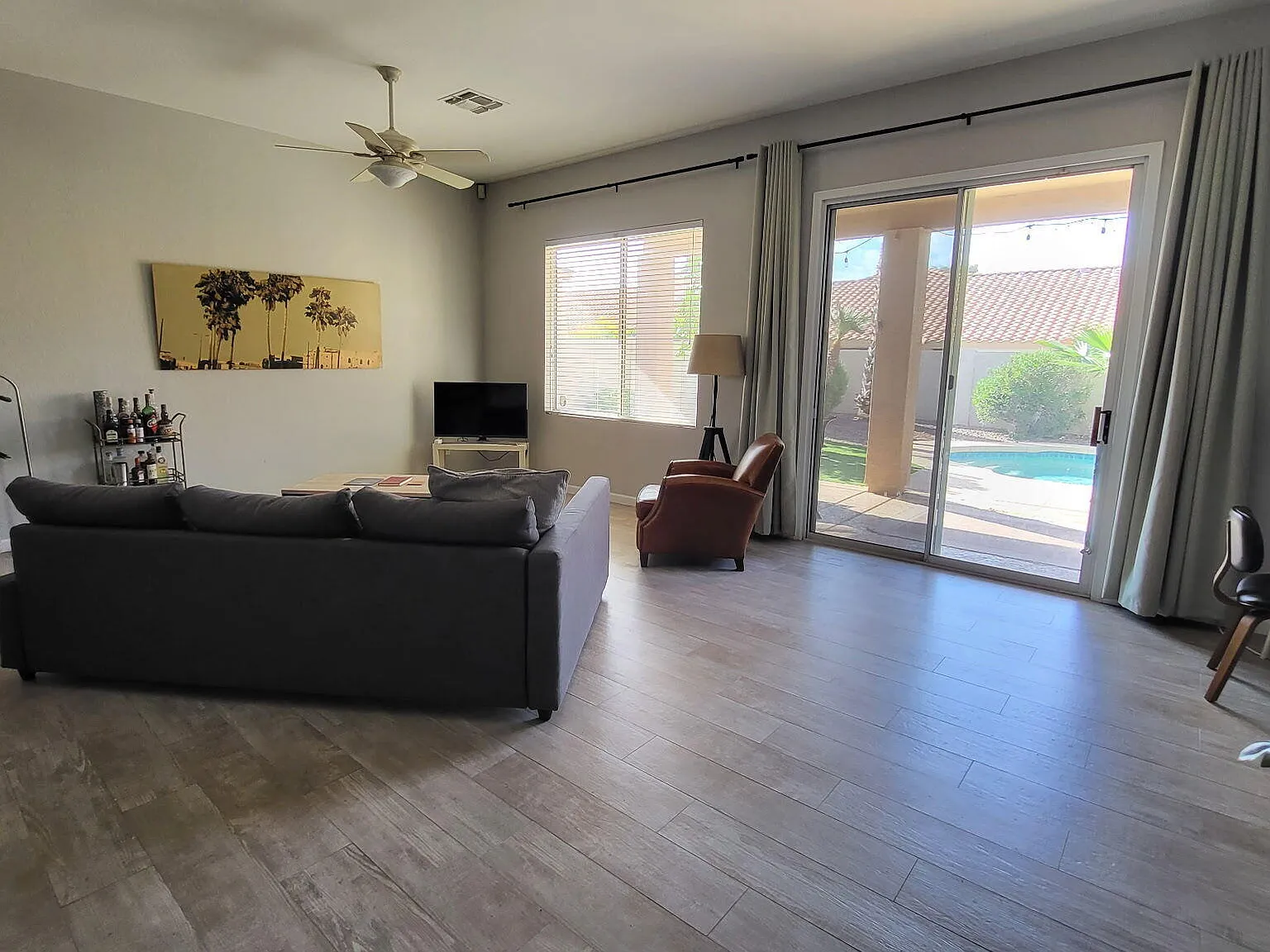 3 bed, 2.0 bath, 1993 sqft, $2,700 — Photo 4