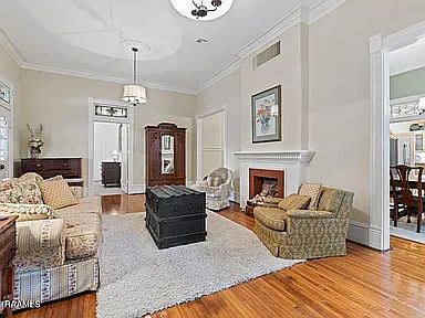 5th image of 406 N Saint Charles St