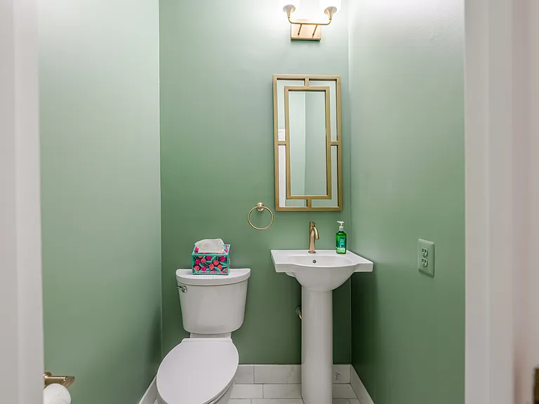 2714 Earls Ct — Photo 5