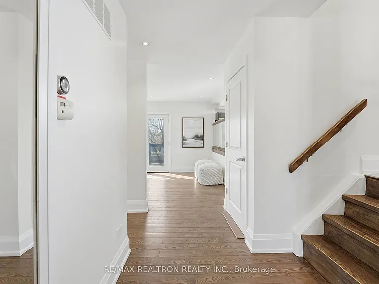 117 Cardinal Cres #UPPER — Photo 18
