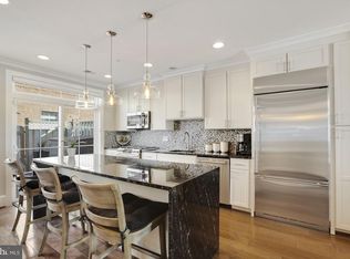 10366 Sager Ave, Fairfax, VA 22030