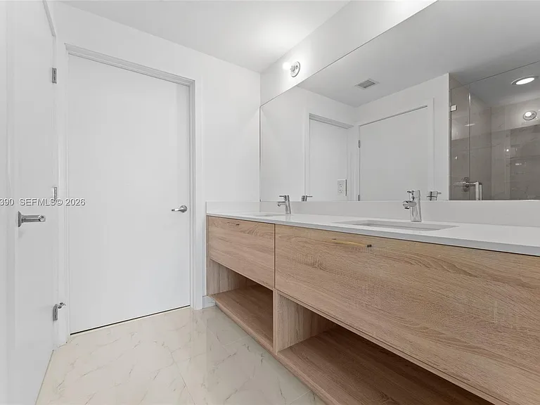 16385 Biscayne Blvd #3120 — Photo 9