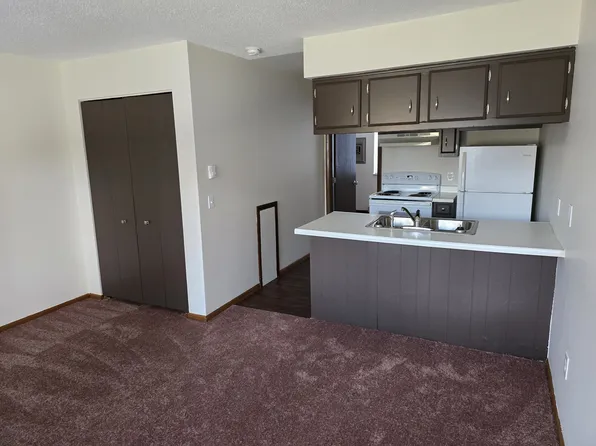 Shelli Marie, 3747 W Alexis Rd #111, Toledo, OH 43623