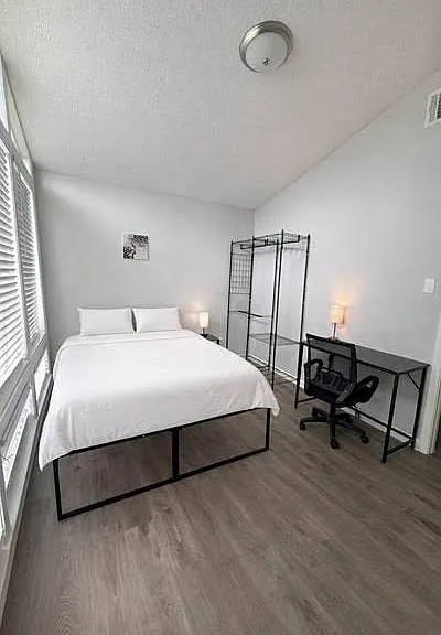 t bed linens and personal items are not included
