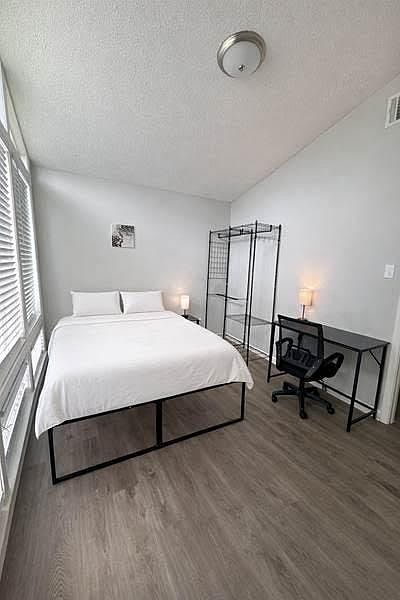 t bed linens and personal items are not included