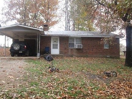 2nd image of 1205 N Fairview Rd