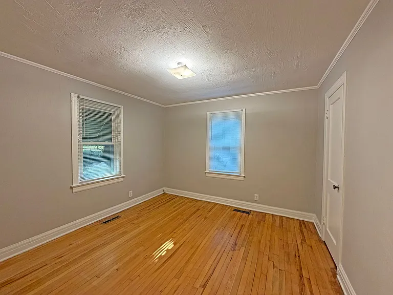 920 N Pickwick Ave — Photo 13