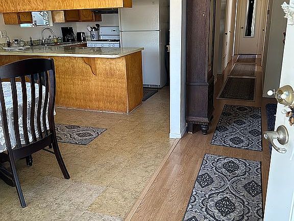 3rd image of 2209 Club Ave