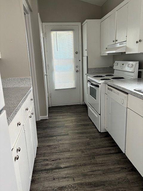 1st image of 1302 Waldron Rd #103