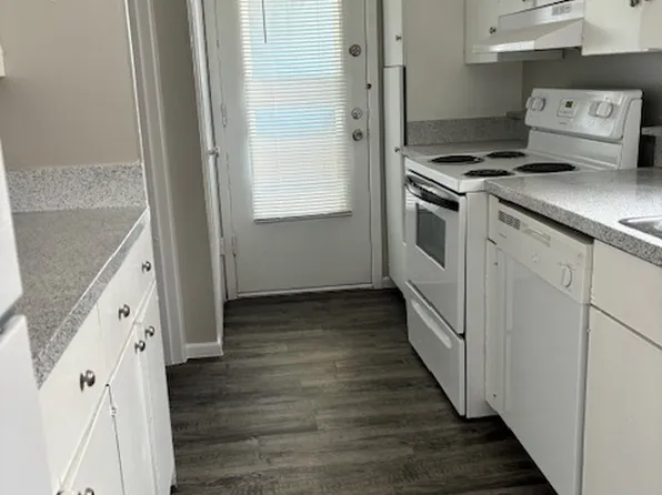 1302 Waldron Rd, Corpus Christi, TX