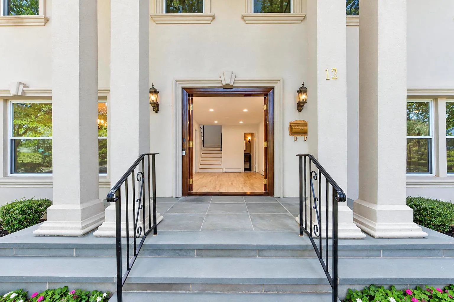 5 bed, 3.5 bath, 3600 sqft, $14,000 — Photo 3