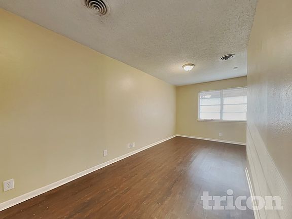 3rd image of 1141 Reed St