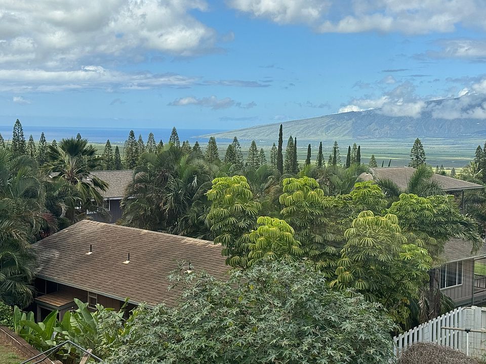 View of Lana'i, ocean, west Maui mountains
