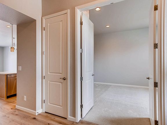 Example Photo FoyerStudy