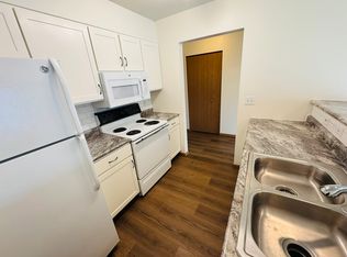 225 Beaver Kreek Ctr APT 9, North Liberty, IA 52317