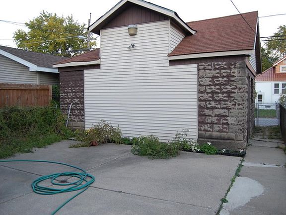 4th image of 3447 N Kenton Ave