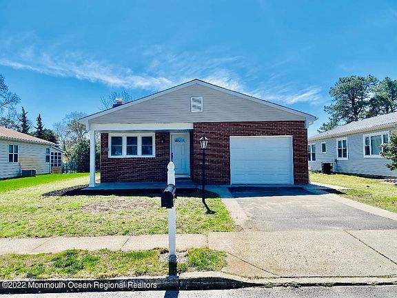 3rd image of 41 Chesterfield Ln