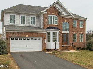 5912 Hunter Crest Rd, Woodbridge, VA 22193