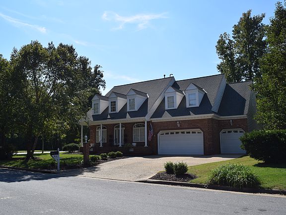 3rd image of 416 Brentmeade Dr