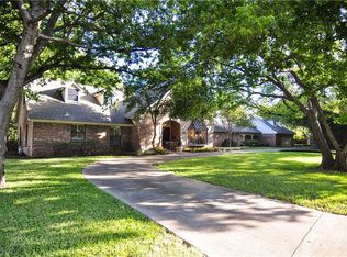 4203 N Cresthaven Rd, Dallas, TX 75209