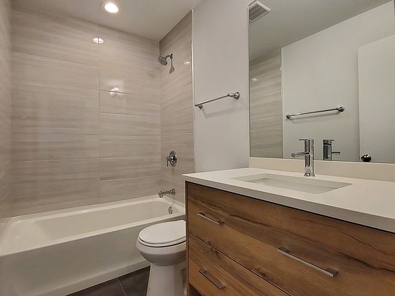 4th image of 2070 N 17th Ave #2E