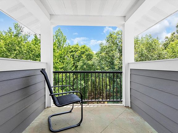 2nd image of 619 Bridge View Cv