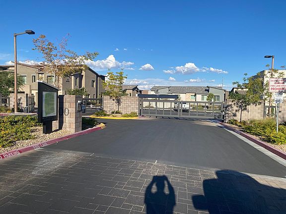 4th image of 600 N Carriage Hill Dr #1068