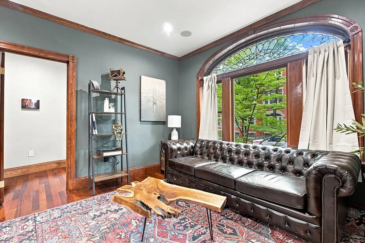 12 Strathmore Rd — Photo 1