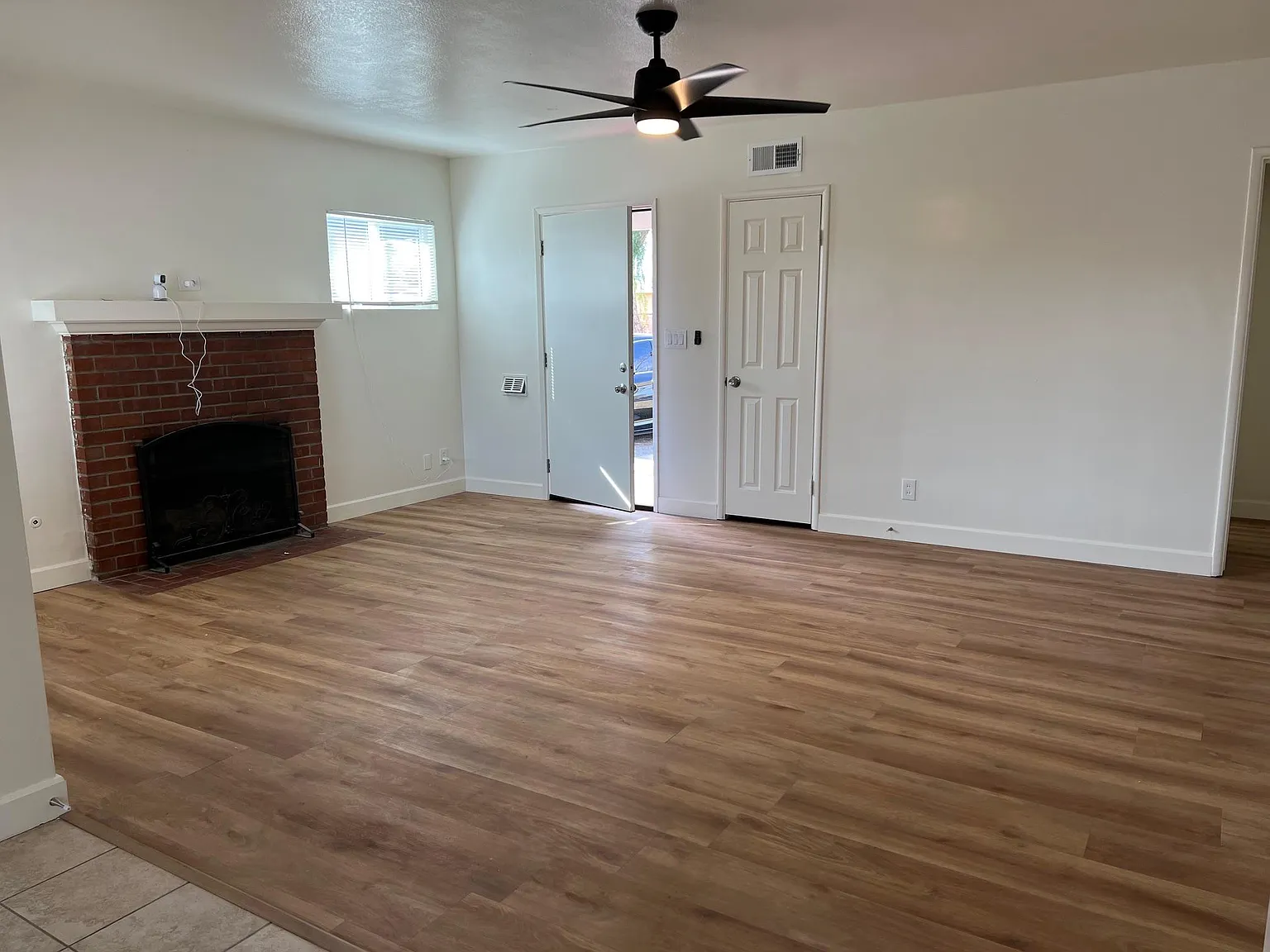 3 bed, 1292 sqft, $2,500 — Photo 3