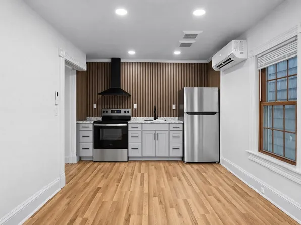 13 8th Ave APT B, Carbondale, PA 18407