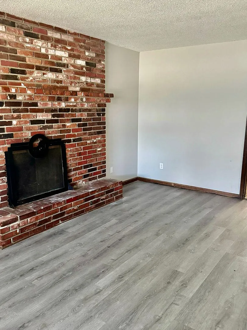 Ditzler Duplex — Photo 4